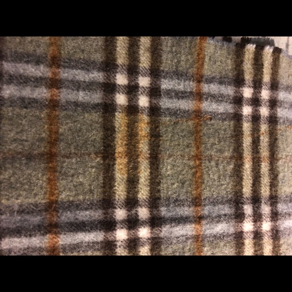 Burberry Cashmere Blend Scarf - Picture 9 of 9